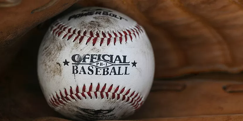 Image de couverture avec des personnes pratiquant du sport Baseball
